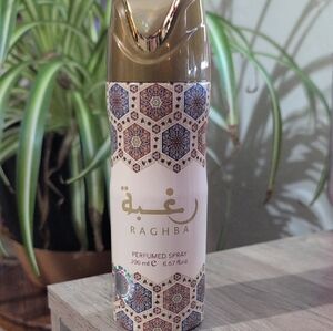 Raghba Perfumed Spray with Gold Cap